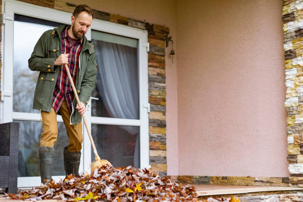 Best Garage Cleanout Services  in St Peter, MN